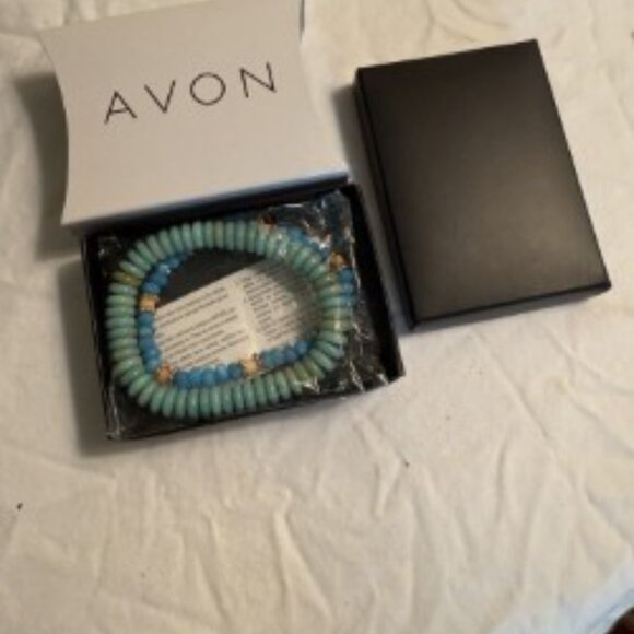 Bracelet, Necklace, & Earrings AVON NEW (3 items) - Picture 4 of 8
